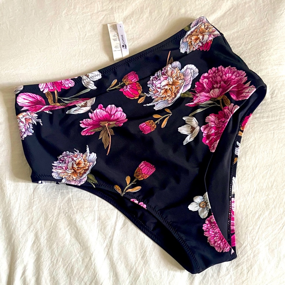Cupshe Black and pink Floral High Waist Bikini Bottom sz. L